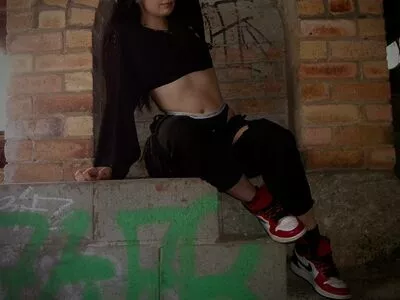 sleppyy Thumbnail Picture