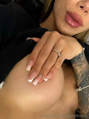 Sofia Arango Thumbnail Picture