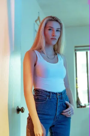 Sofia Hublitz Thumbnail Picture