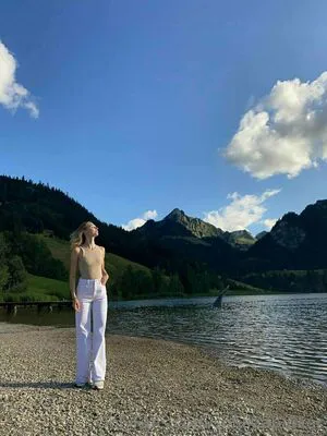 Sofiaaaparker OnlyFans Leaked Free Thumbnail Picture - #GomfmxPc6k