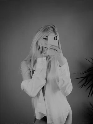Sofie Brz Thumbnail Picture