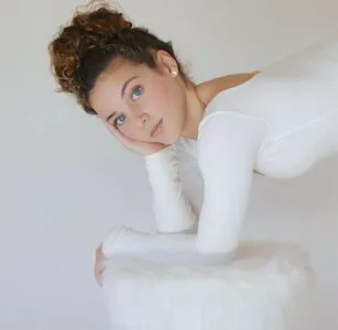Sofie Dossi OnlyFans Leaked Free Thumbnail Picture - #AyFmXX577d