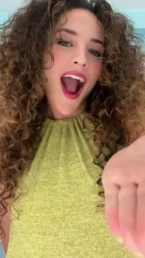 Sofie Dossi OnlyFans Leaked Free Thumbnail Picture - #aoUyg7MySp