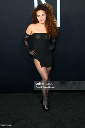 Sofie Dossi OnlyFans Leaked Free Thumbnail Picture - #dieLfcnslv