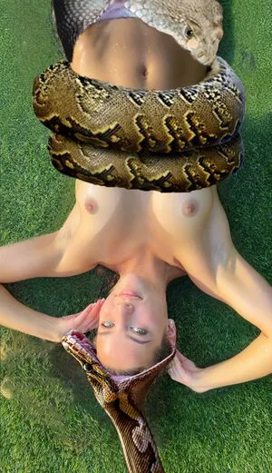 Sofie Dossi OnlyFans Leaked Free Thumbnail Picture - #yV5jQO6IjA