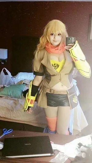 Sophia Dere Profile Thumbnail