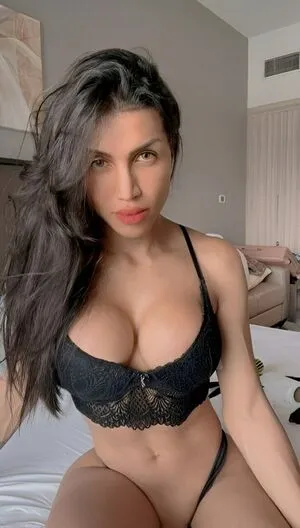 Sophia Roque Thumbnail Picture