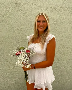 Sophia Simpson Thumbnail Picture