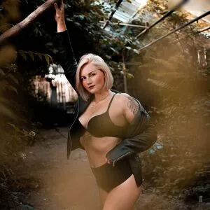 Sophie Kettner Thumbnail Picture