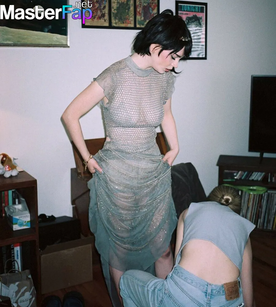 Sophie thatcher nude