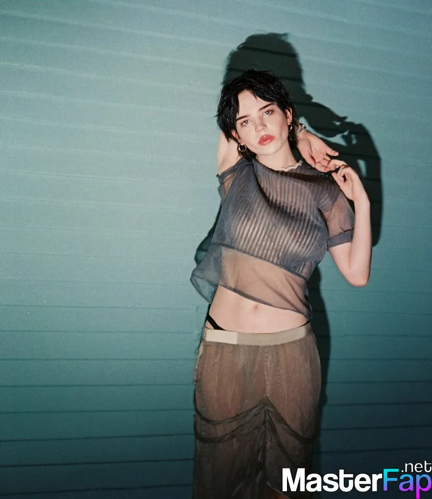 Sophie thatcher nude pictures