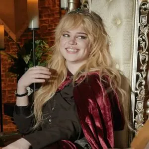 Sophie Thatcher Thumbnail Picture
