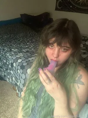 Sparkleboob Thumbnail Picture