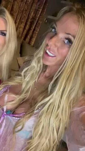 Stacey Saran Thumbnail Picture