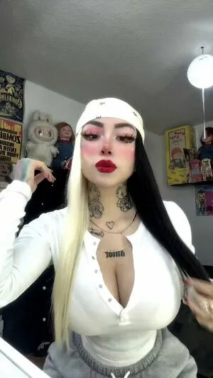 Stefany Chavez Thumbnail Picture