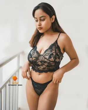 Stella Who Thumbnail Picture
