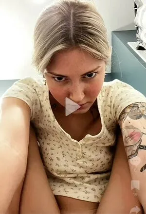 Stinkypoopyfartface Thumbnail Picture