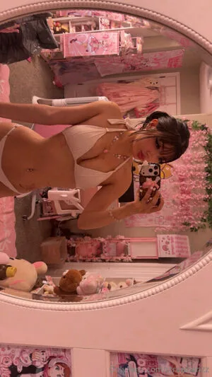 Strawbarizz OnlyFans Leaked Free Thumbnail Picture - #0MMv3pyJXP