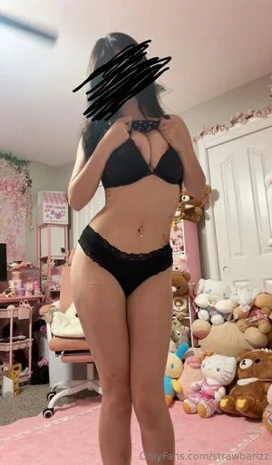Strawbarizz OnlyFans Leaked Free Thumbnail Picture - #BEnqLTB6QK