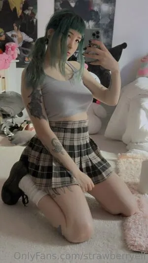 Strawberryelf Thumbnail Picture