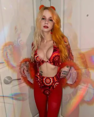 Strawberryswitch Thumbnail Picture