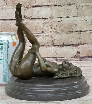 Stripper Thumbnail Picture