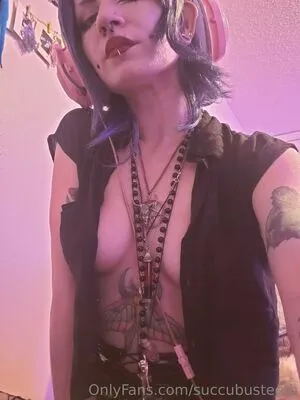 Succubusteeth OnlyFans Leaked Free Thumbnail Picture - #WUwx9wisp7