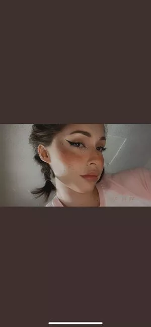 Summer James Thumbnail Picture