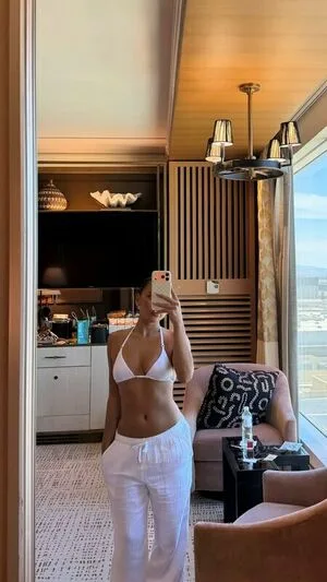 Suni Lee OnlyFans Leaked Free Thumbnail Picture - #3aLAtubyfO