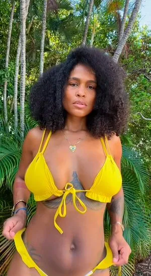 Suni Sweeney Thumbnail Picture