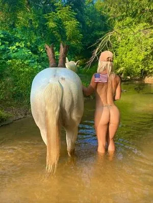 Swamp Barbee Thumbnail Picture