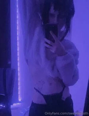 Sweatergoth OnlyFans Leaked Free Thumbnail Picture - #zySv4CD7GA
