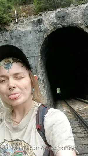 Sweethoneybean Thumbnail Picture