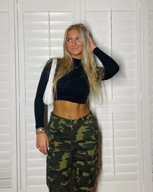 Sydney Thomas OnlyFans Leaked Free Thumbnail Picture - #c4BRDtSenf
