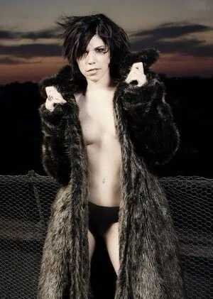 T Seven Thumbnail Picture