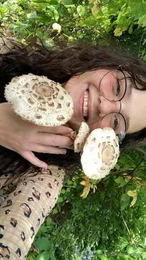 Tailorrmoonn Thumbnail Picture