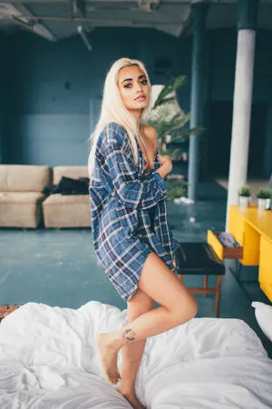 Tara Sky Martin Thumbnail Picture