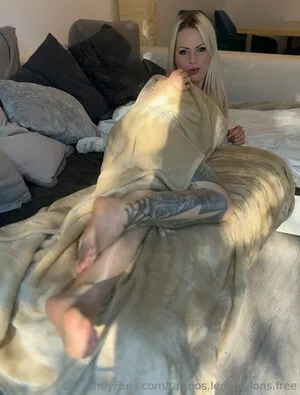 Tattoos Legs Nylons Free Thumbnail Picture