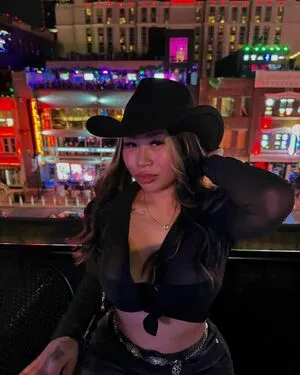 Tawnivo Thumbnail Picture