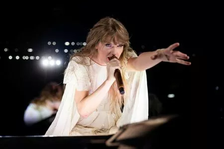Taylor Swift OnlyFans Leaked Free Thumbnail Picture - #CWhSSOAP2b