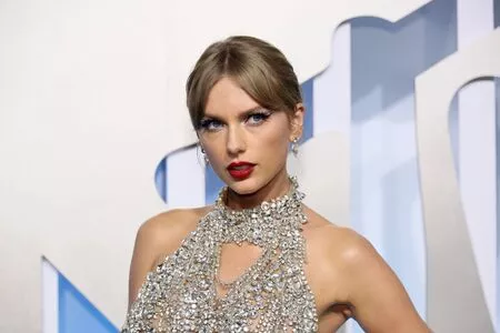 Taylor Swift OnlyFans Leaked Free Thumbnail Picture - #rasGAUSiWN