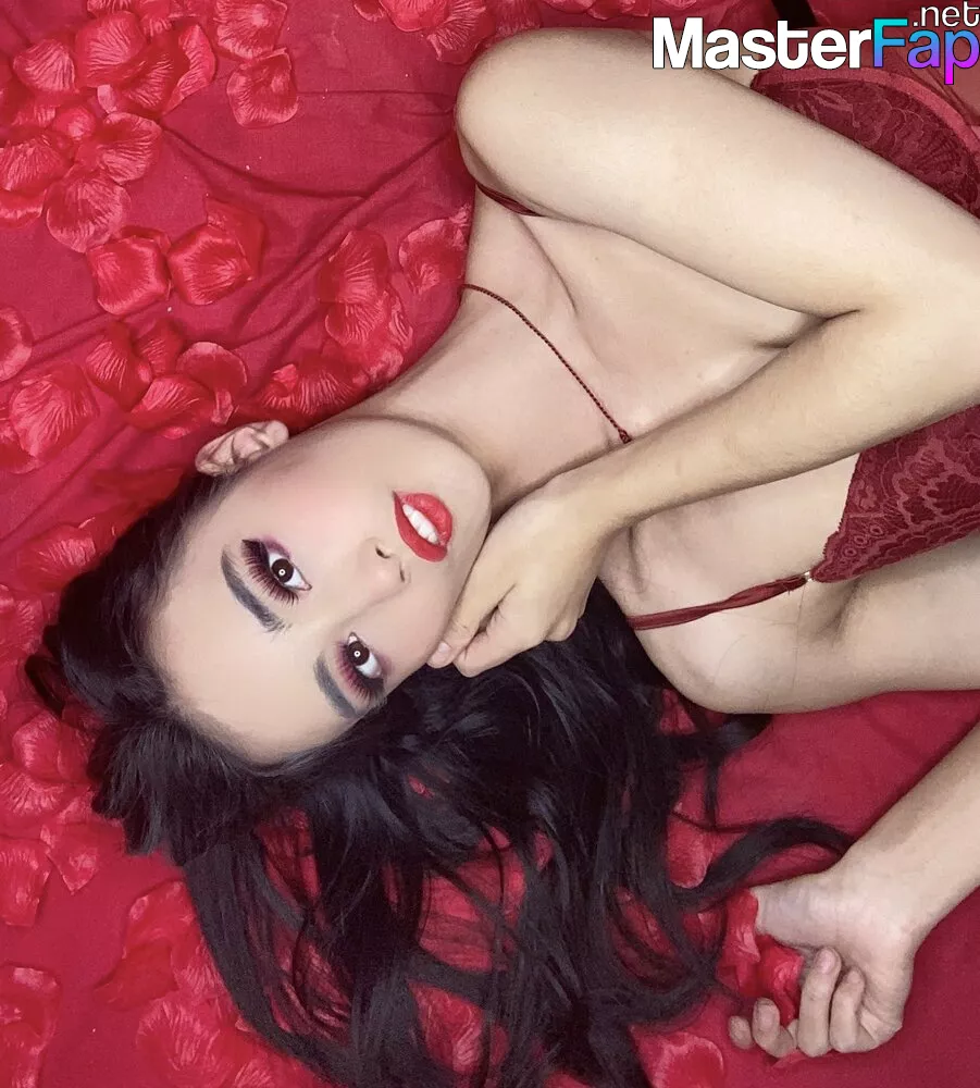 Tayszea nude