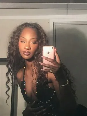 Tems OnlyFans Leaked Free Thumbnail Picture - #FSqJ5SXa93