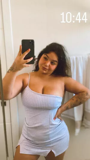 Thaisa Helena Thumbnail Picture