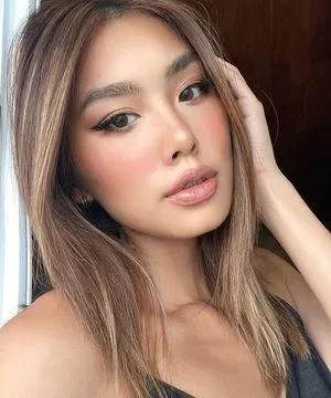 Thao Nhi Le Thumbnail Picture