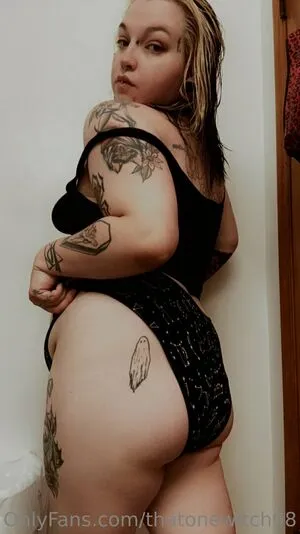 Thatonewitch98 OnlyFans Leaked Free Thumbnail Picture - #Bxe9JaFAbZ