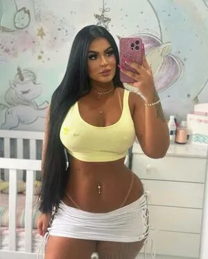 Thayna Pereira Thumbnail Picture