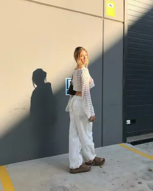 The Perfect Girl Thumbnail Picture