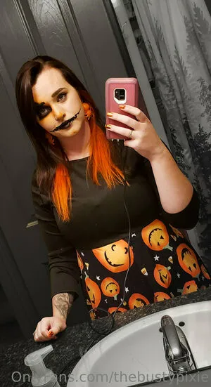 Thebustypixie Thumbnail Picture