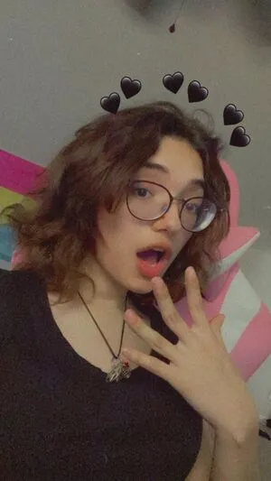 Theemeraldellie Thumbnail Picture
